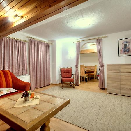 Ferienhaus Bergkristall Pettneu am Arlberg Zimmer foto