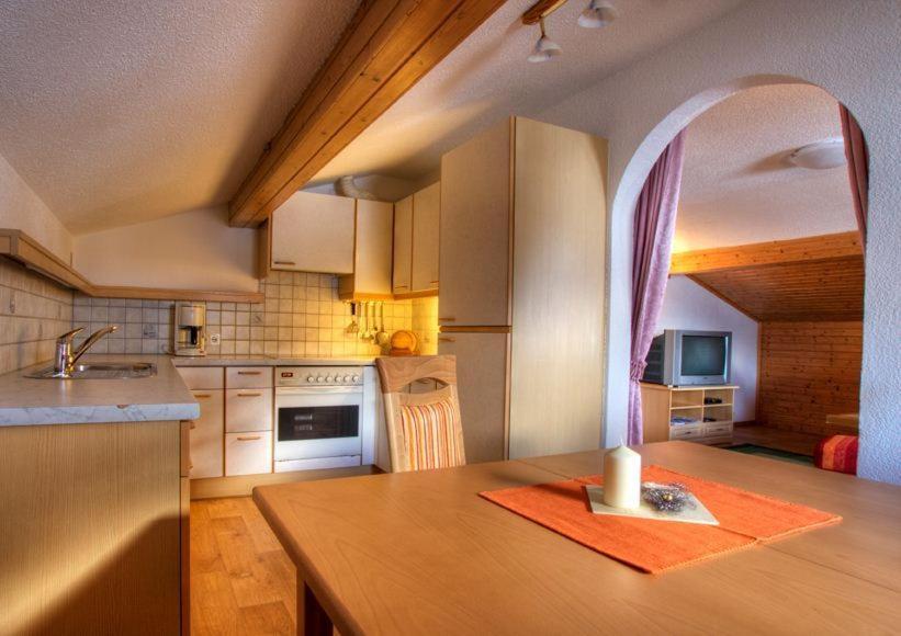 Ferienhaus Bergkristall Pettneu am Arlberg Exterior foto
