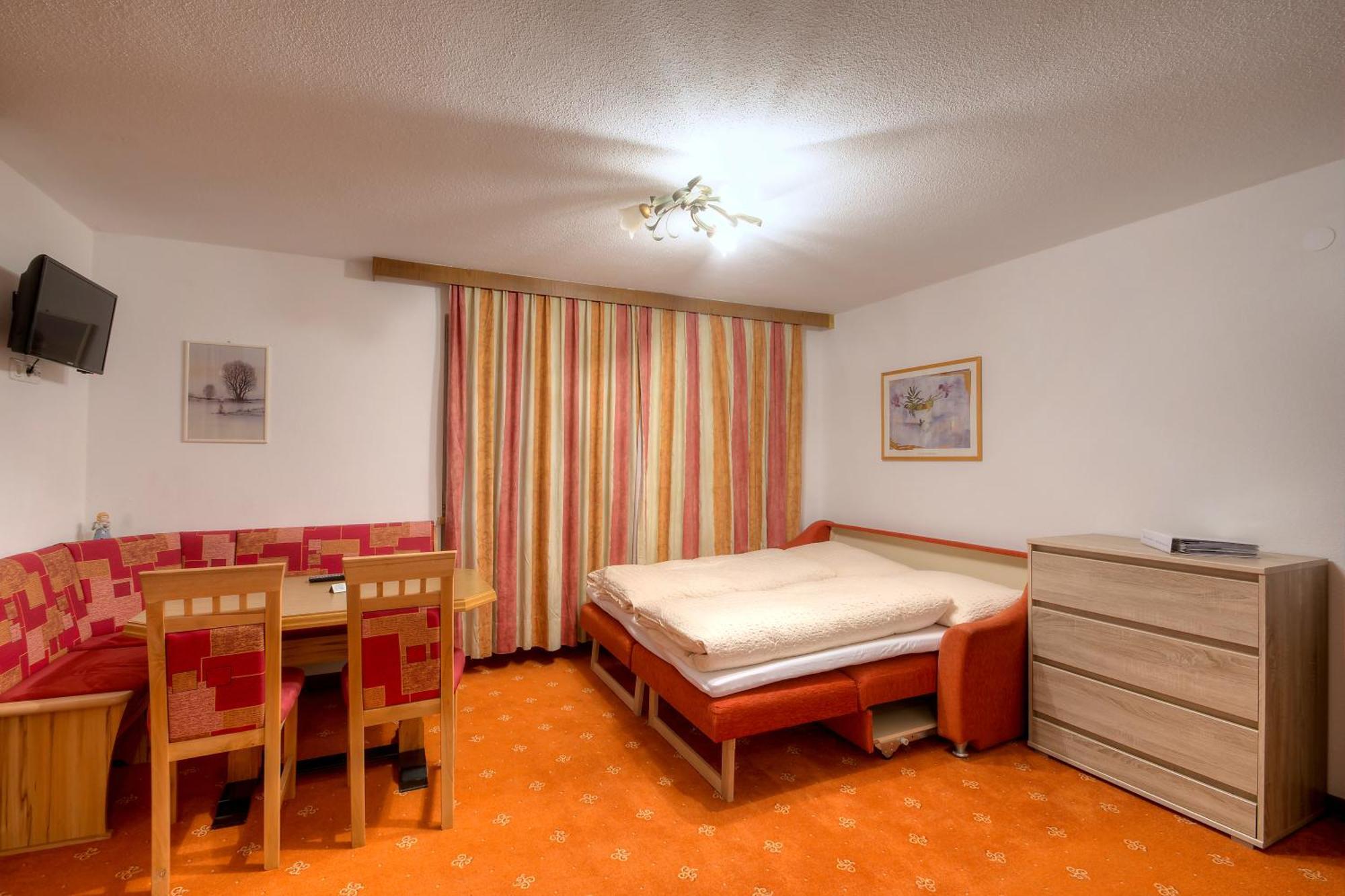Ferienhaus Bergkristall Pettneu am Arlberg Zimmer foto