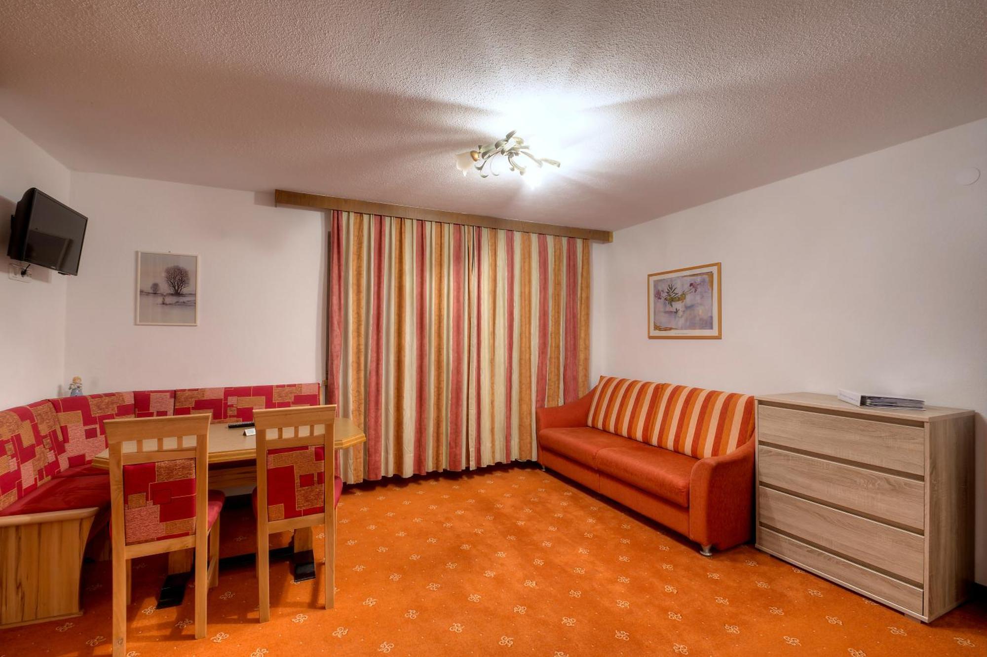 Ferienhaus Bergkristall Pettneu am Arlberg Zimmer foto
